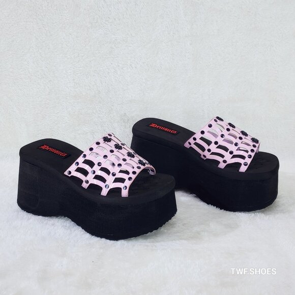 Funn 13 Platform Goth Sandals Pink Hologram Patent Cut Out Web Spider Studs - Picture 6 of 9